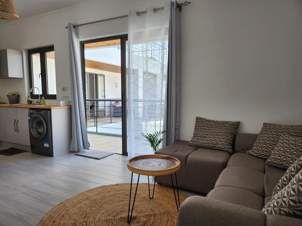 Appart T2 Piscine Et Fitness Grand Baie Exterior foto